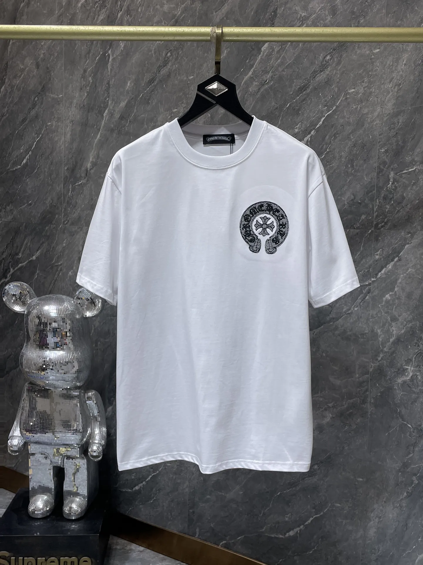 P160 New Chrome Hearts 25ss for summer. High-weight, environmentally friendly and high-quality top-quality fabric. 260g~270g. Cro cross and horseshoes embroidered short sleeves. Counter synchronization. 1:1 replica version. Recommended colors: white, black.